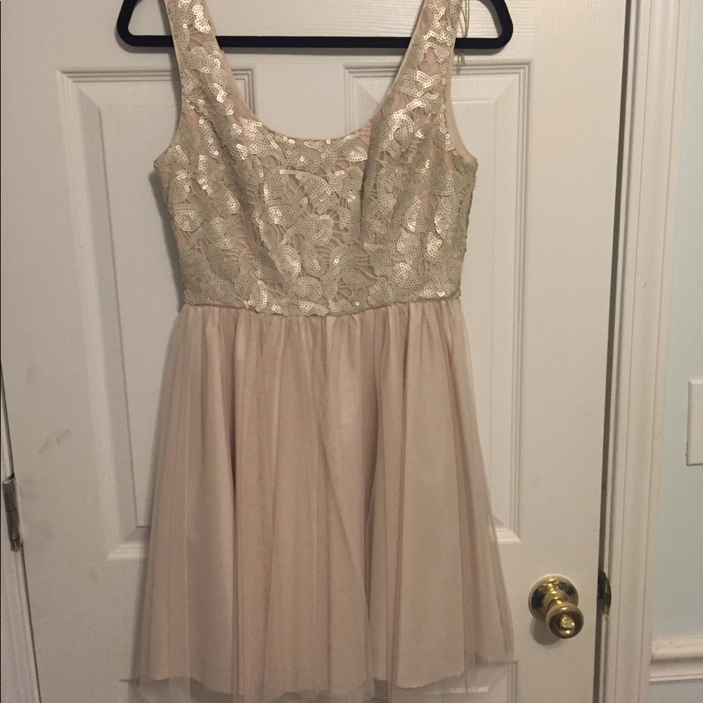 💃Nude/Cream with sequined bodice. Beautifully understated and pretty. 💜 - Picture 5 of 8